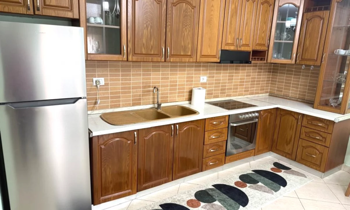 Shtepi me qera Shtepi Private ne Tirane, 2+1, Mobilimi E mobiluar, Pagesa 450  Euro.