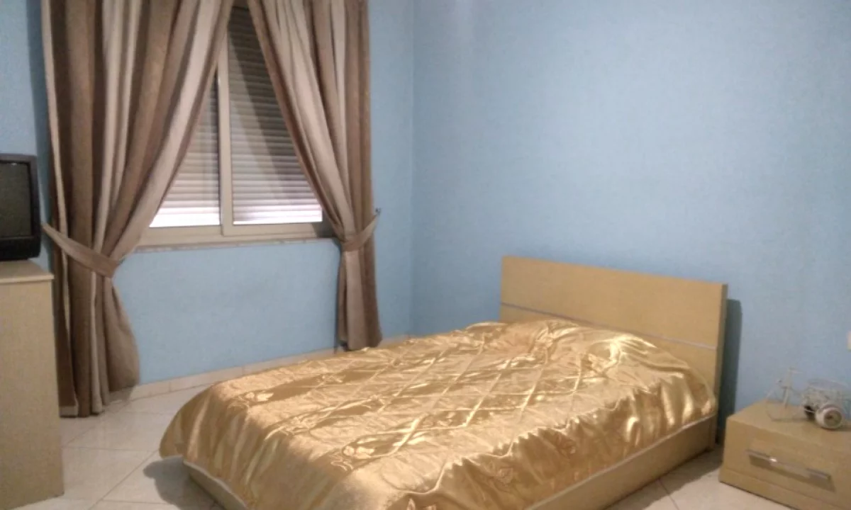 Shtepi me qera Apartament ne Tirane, 1+1, Mobilimi E mobiluar, Pagesa 400  Euro.