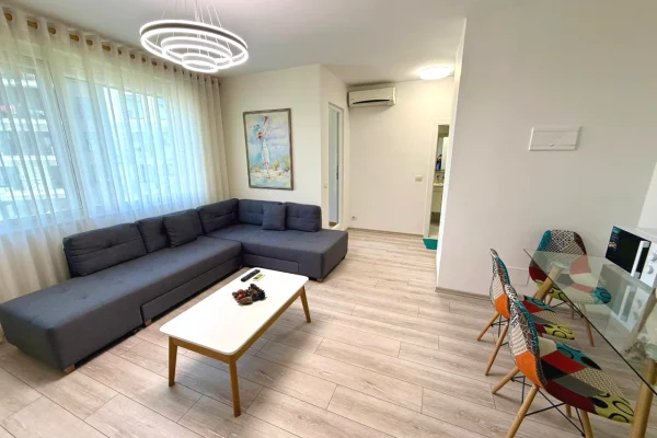 Shtepi me qera Apartament ne Tirane, 1+1, Mobilimi E mobiluar, Pagesa 900  Euro.