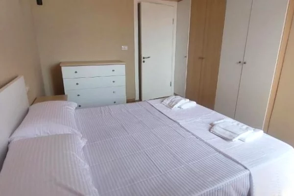 Shtepi me qera Apartament ne Tirane, 1+1, Mobilimi E mobiluar, Pagesa 600  Euro.