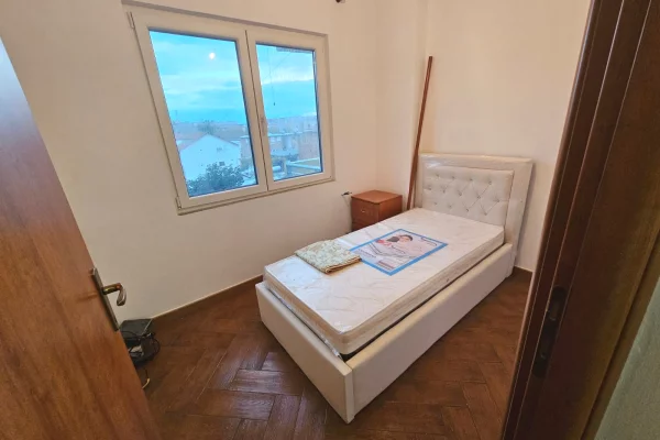 Shtepi me qera Apartament ne Tirane, 2+1, Mobilimi E mobiluar, Pagesa 500  Euro.