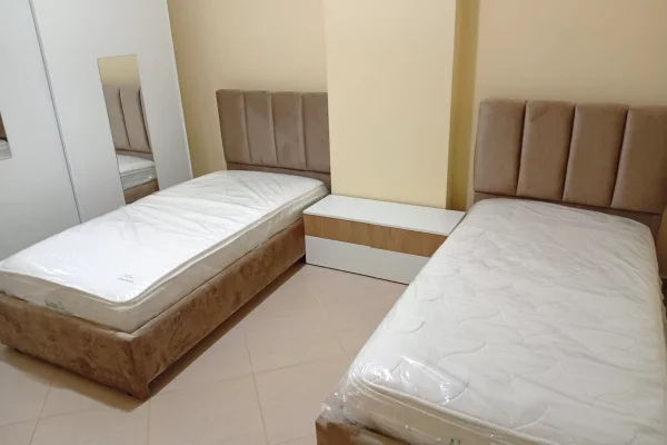 Shtepi me qera Apartament ne Tirane, 2+1, Mobilimi E mobiluar, Pagesa 550  Euro.