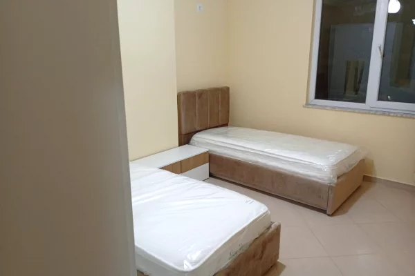 Shtepi me qera Apartament ne Tirane, 2+1, Mobilimi E mobiluar, Pagesa 550  Euro.