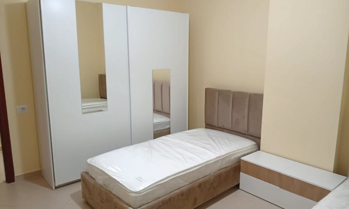 Shtepi me qera Apartament ne Tirane, 2+1, Mobilimi E mobiluar, Pagesa 550  Euro.