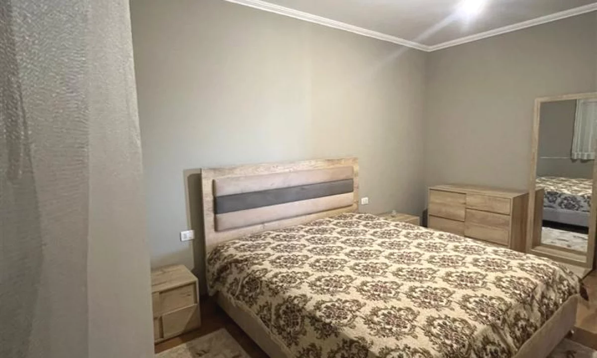 Shtepi me qera Apartament ne Tirane, 2+1, Mobilimi E mobiluar, Pagesa 600  Euro.
