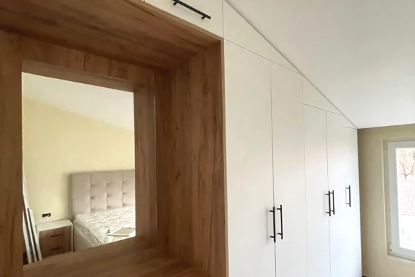 Shtepi me qera Vila Luksoze ne Tirane, 1+1, Mobilimi E mobiluar, Pagesa 450  Euro.