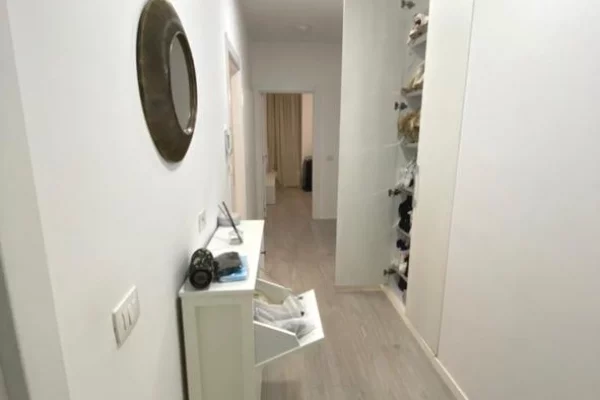 Shtepi me qera Apartament ne Tirane, 2+1, Mobilimi E mobiluar, Pagesa 50,000  Leke.