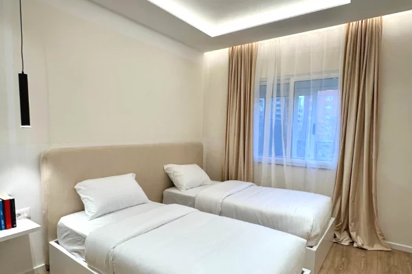 Shtepi me qera Apartament ne Tirane, 2+1, Mobilimi E mobiluar, Pagesa 700  Euro.