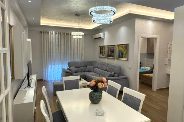 Shtepi me qera Apartament ne Tirane, 2+1, Mobilimi E mobiluar, Pagesa 60,000  Leke.