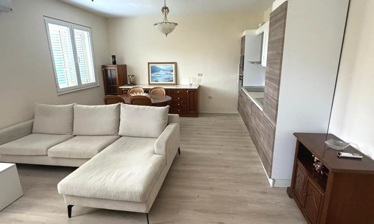 Shtepi me qera Apartament ne Tirane, 1+1, Mobilimi E mobiluar, Pagesa 70,000  Leke.