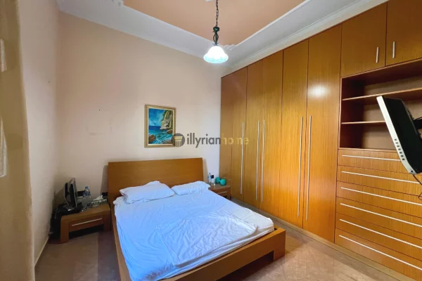 Shtepi ne shitje Apartament ne Vlore, 4+1, Mobilimi E mobiluar, Pagesa 650,000  Euro.