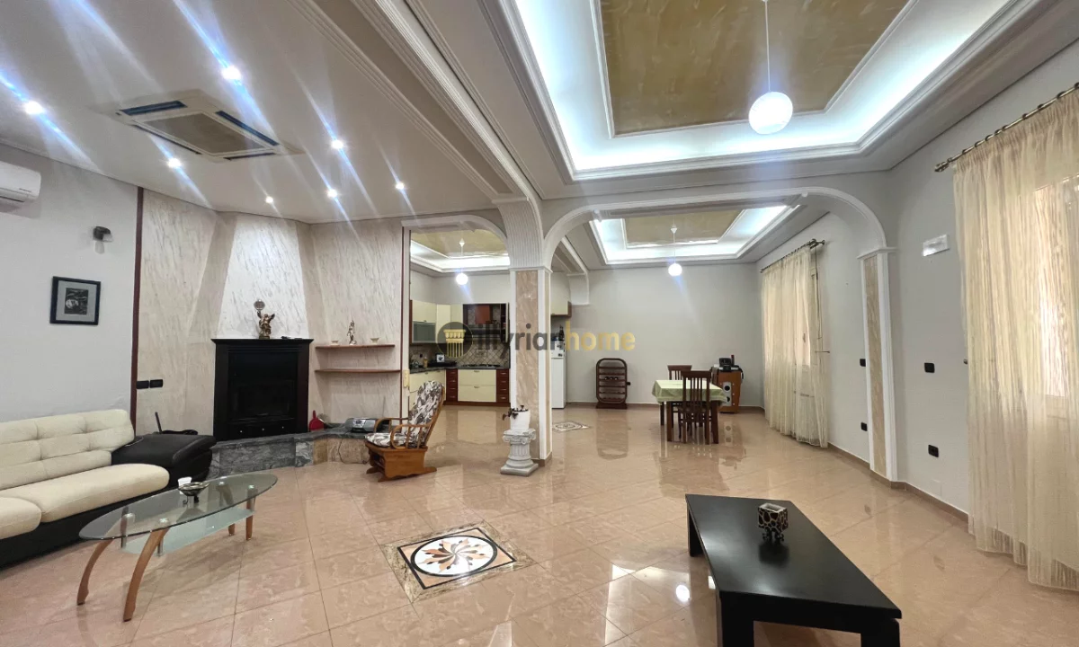 Shtepi ne shitje Apartament ne Vlore, 4+1, Mobilimi E mobiluar, Pagesa 650,000  Euro.