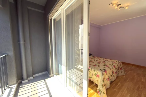 Shtepi ne shitje Apartament ne Tirane, 3+1, Mobilimi Pjeserisht e mobiluar, Pagesa 318,500  Euro.