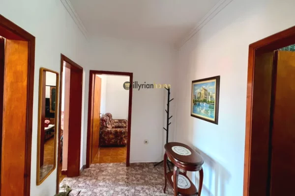 Shtepi me qera Apartament ne Tirane, 2+1, Mobilimi E mobiluar, Pagesa 600  Euro.