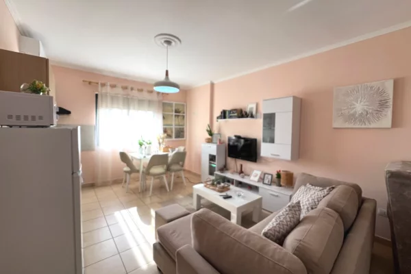 Shtepi me qera Apartament ne Durres, 1+1, Mobilimi E mobiluar, Pagesa 400  Euro.