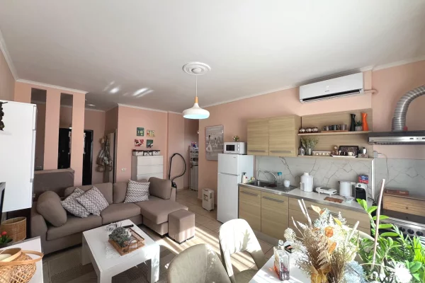 Shtepi me qera Apartament ne Durres, 1+1, Mobilimi E mobiluar, Pagesa 400  Euro.
