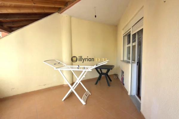 Shtepi ne shitje Apartament ne Pogradec, 2+1, Mobilimi E mobiluar, Pagesa 110,000  Euro.