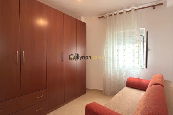 Shtepi ne shitje Apartament ne Pogradec, 2+1, Mobilimi E mobiluar, Pagesa 110,000  Euro.