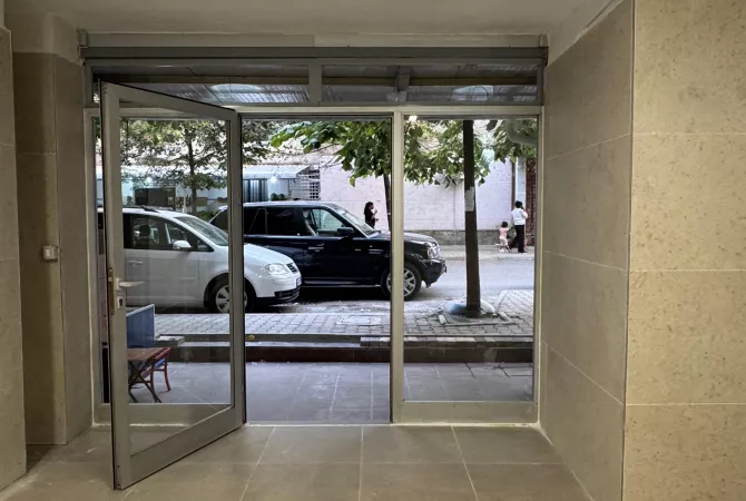 Business Property for Rent 1+1 in Tirana - 40,000 Leke