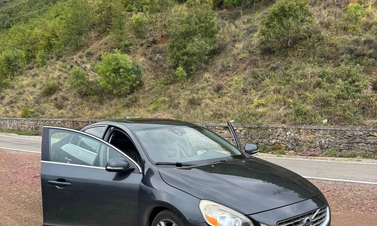 Auto in Vendita a Tirana, Volvo, 2013 gasoline-gas,Kambio Automatik Pagamento 690,000  Leke.