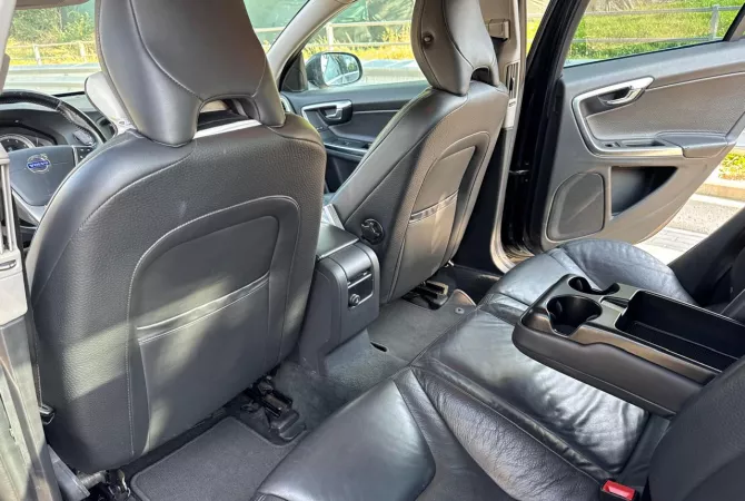 Auto in Vendita a Tirana, Volvo, 2013 gasoline-gas,Kambio Automatik Pagamento 690,000  Leke.