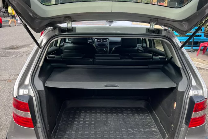 Auto in Vendita a Tirana, Mercedes-Benz, 2005 Diesel,Kambio Automatik Pagamento 320,000  Leke.