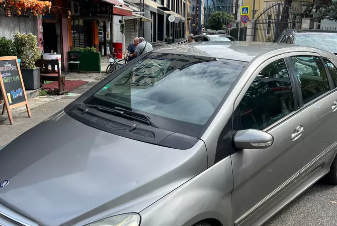 Auto in Vendita a Tirana, Mercedes-Benz, 2005 Diesel,Kambio Automatik Pagamento 320,000  Leke.