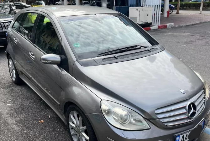 Auto in Vendita a Tirana - 320,000 Leke