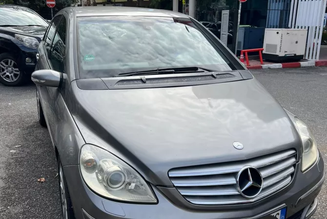 Auto in Vendita a Tirana - 320,000 Leke