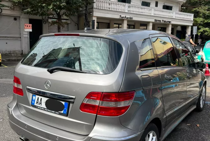 Auto in Vendita a Tirana - 320,000 Leke
