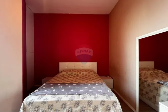 Shtepi ne shitje Apartament ne Tirane, 2+1, Mobilimi E mobiluar, Pagesa 238,000  Euro.