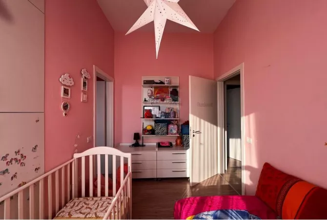 Shtepi ne shitje Apartament ne Tirane, 2+1, Mobilimi E mobiluar, Pagesa 238,000  Euro.