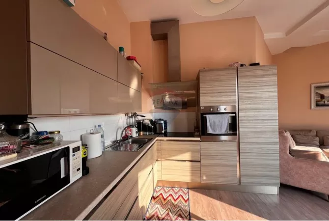 Shtepi ne shitje Apartament ne Tirane, 2+1, Mobilimi E mobiluar, Pagesa 238,000  Euro.