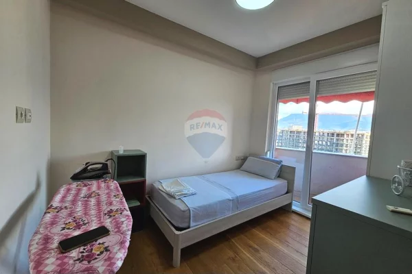 Shtepi ne shitje Apartament ne Tirane, 3+1, Mobilimi E mobiluar, Pagesa 358,000  Euro.