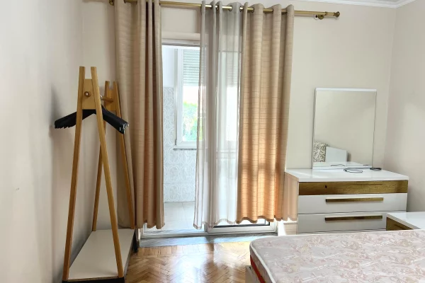 Appartamento in affitto a Tirana 2+1, Arredato