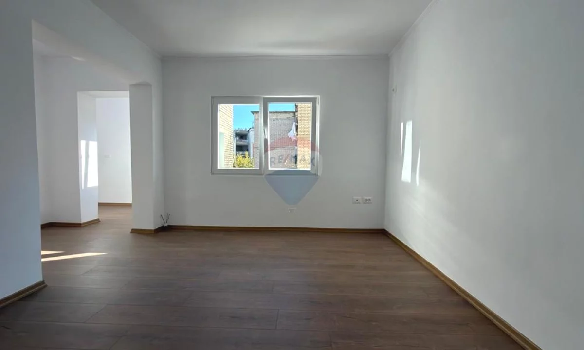 Shtepi ne shitje Apartament ne Tirane, 2+1, Mobilimi Bosh, pa mobiluar, Pagesa 149,000  Euro.