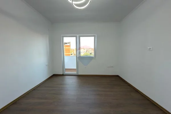 Shtepi ne shitje Apartament ne Tirane, 2+1, Mobilimi Bosh, pa mobiluar, Pagesa 149,000  Euro.