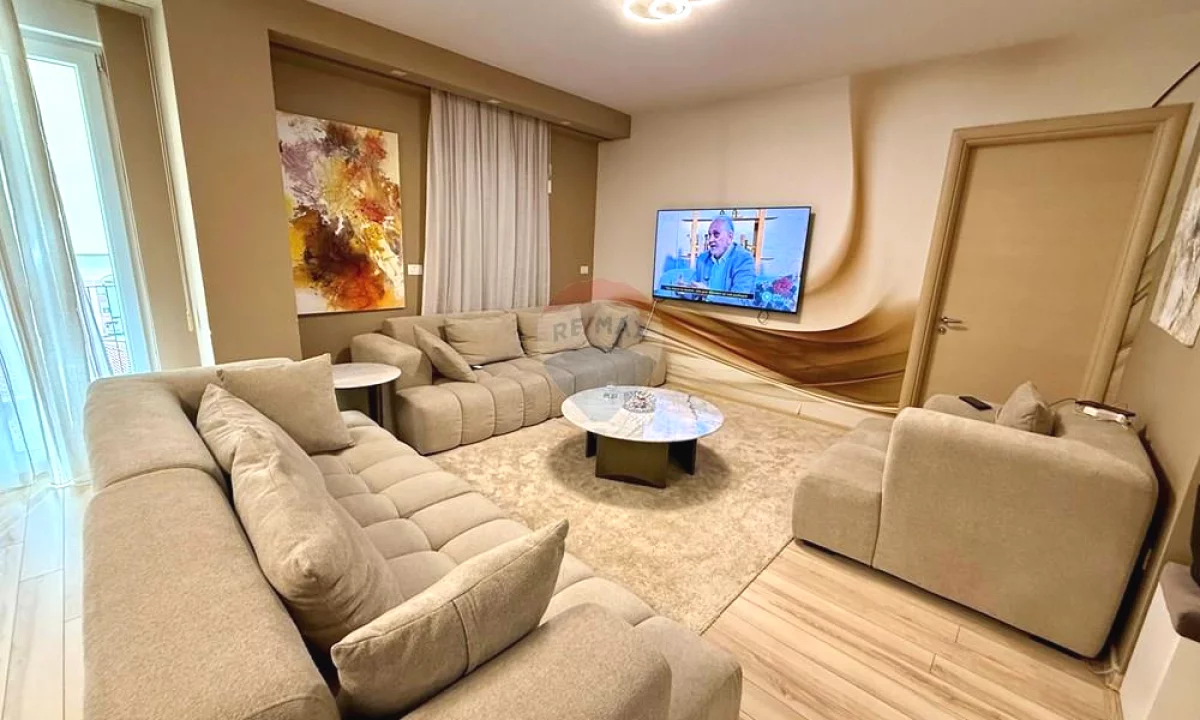 Shtepi ne shitje Apartament ne Tirane, 2+1, Mobilimi E mobiluar, Pagesa 245,000  Euro.