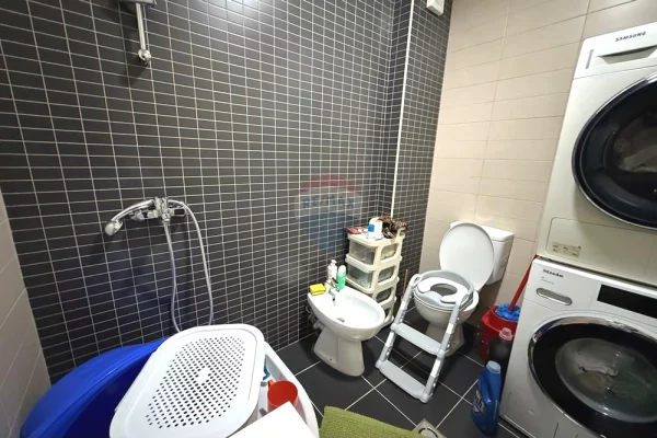 Shtepi ne shitje Apartament ne Tirane, 2+1, Mobilimi E mobiluar, Pagesa 245,000  Euro.