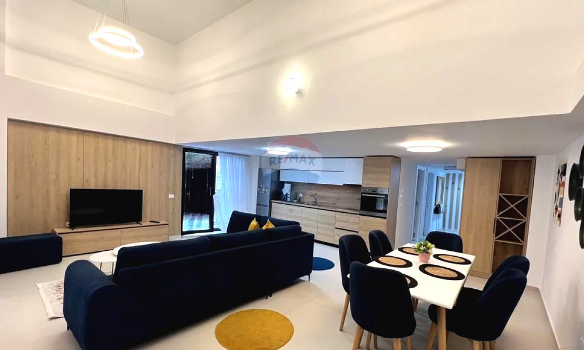 Duplex (casa a 2 piani) in affitto a Tirana 3+1, Arredato