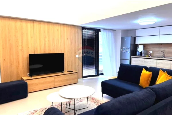 Duplex (casa a 2 piani) in affitto a Tirana 3+1, Arredato