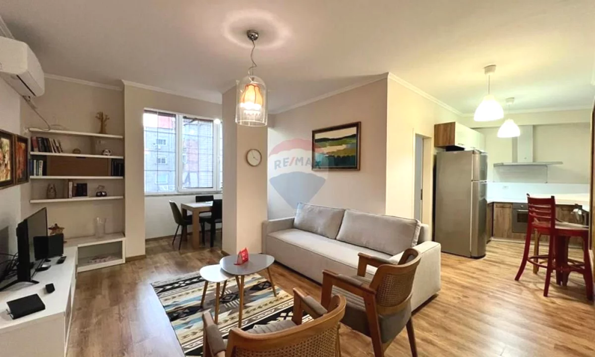 Appartamento in affitto a Tirana 2+1, Arredato