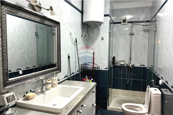 Appartamento in affitto a Tirana 2+1, Arredato