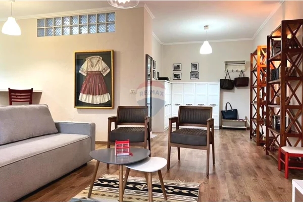 Appartamento in affitto a Tirana 2+1, Arredato