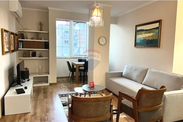 Appartamento in affitto a Tirana 2+1, Arredato