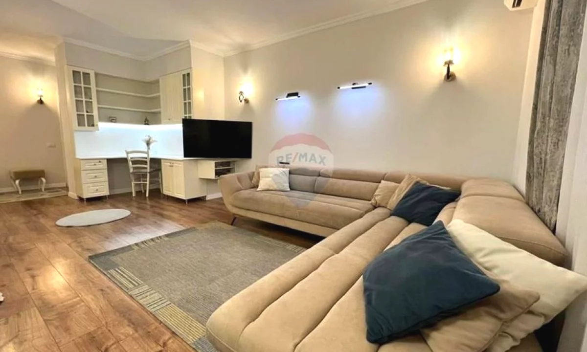 Appartamento in affitto a Tirana 3+1, Arredato