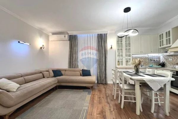 Appartamento in affitto a Tirana 3+1, Arredato