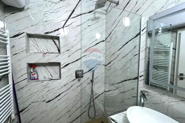 Appartamento in affitto a Tirana 3+1, Arredato