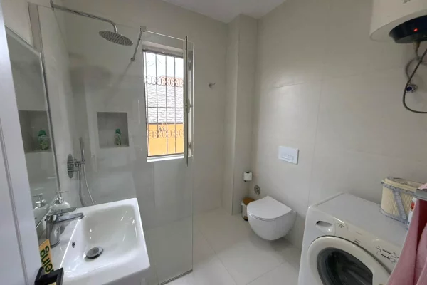 Appartamento in affitto a Tirana 3+1, Arredato