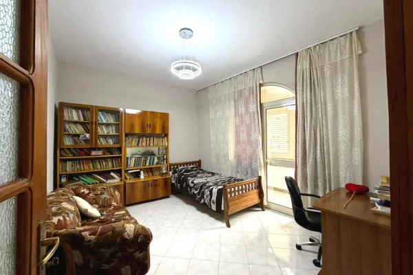 Appartamento in affitto a Tirana 3+1, Arredato